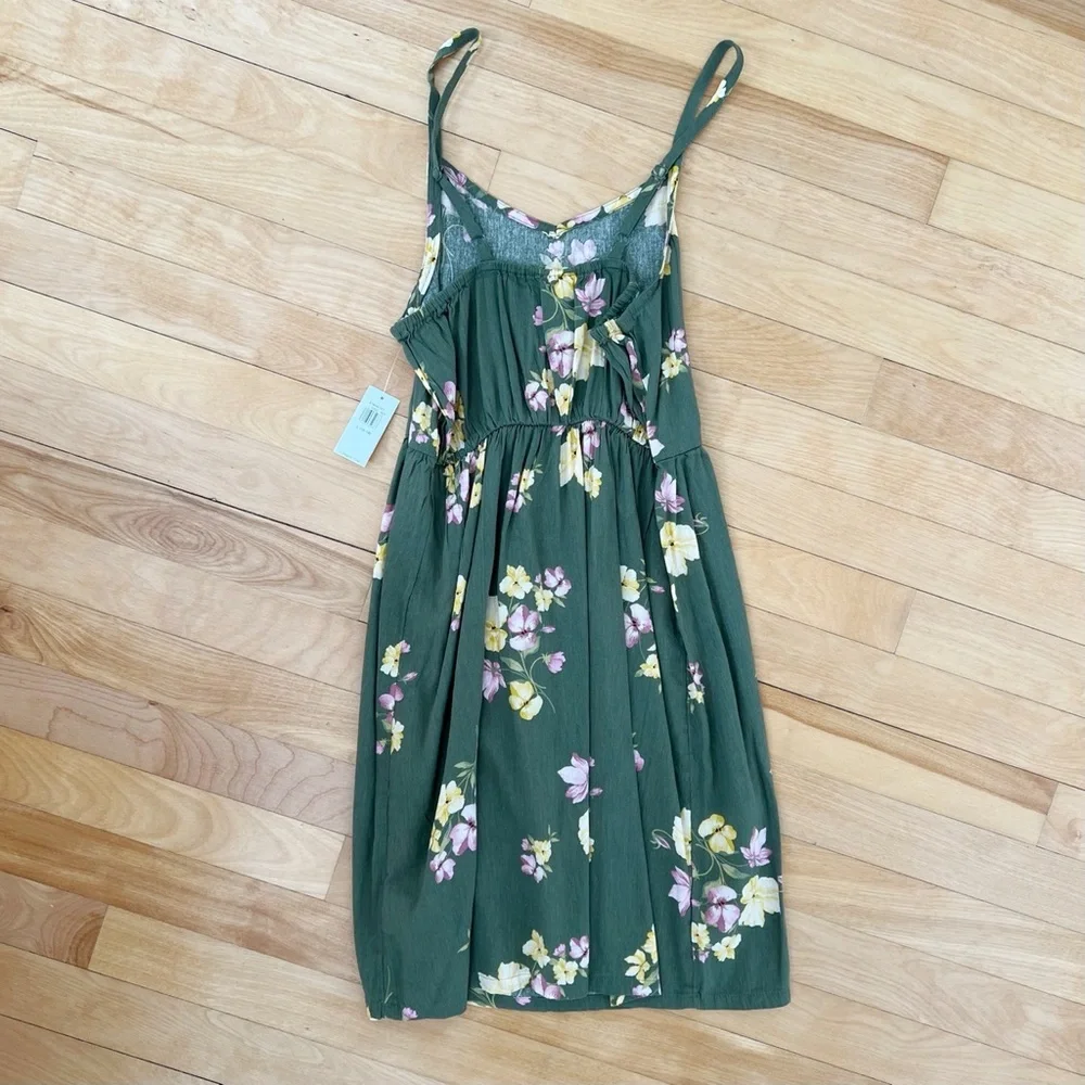 NWT Old Navy Green Floral Dress - Size L